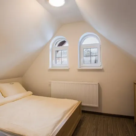 Nowe Cmk アパート